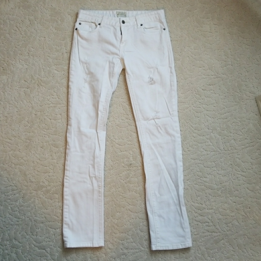 White destressed jeans